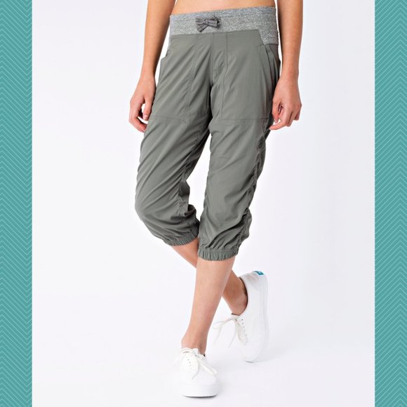 Ivivva Gray Mid Rise Live To Move Studio Crop - Picture 1 of 3